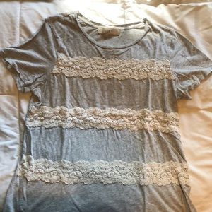 lift maternity shirt with lace